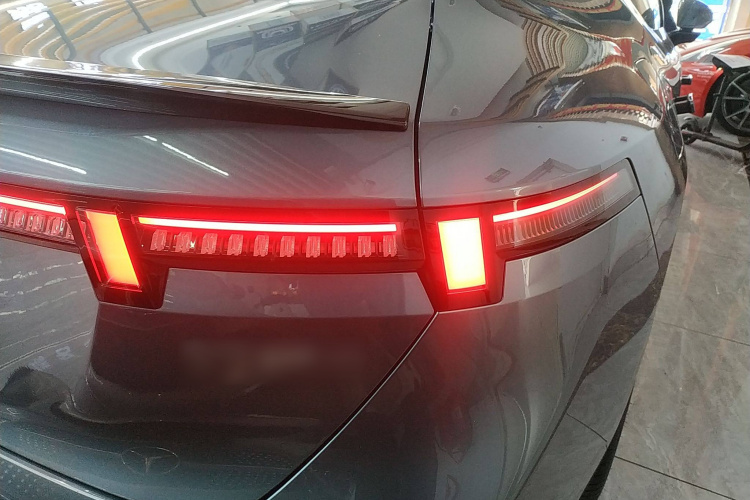 领克07 2024款 EM-P 126长续航 Halo车身外观9