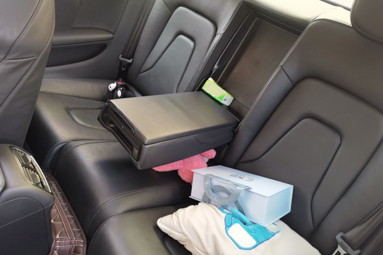 奥迪A5 2012款 2.0TFSI Coupe quattro中控内饰7004