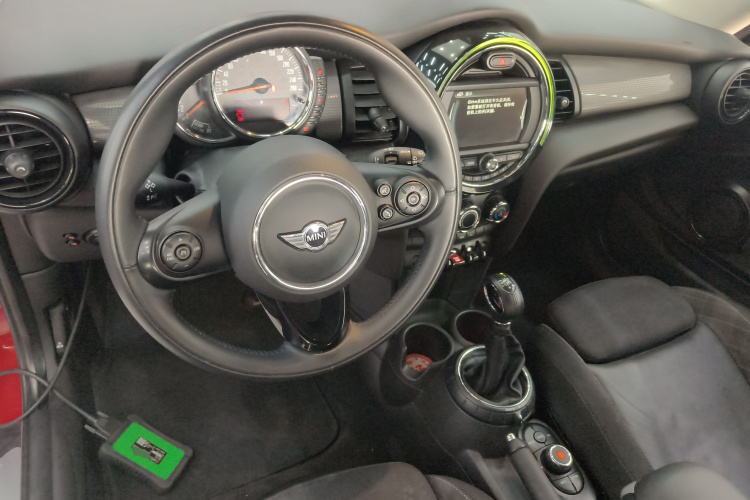 MINI 2016款 1.5T COOPER中控内饰7002