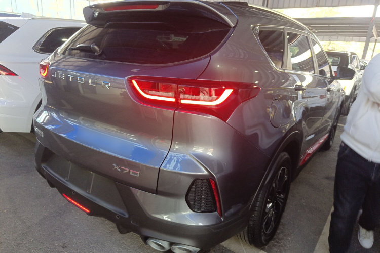 捷途X70 2023款 1.5T DCT梦想版 5座车身外观7
