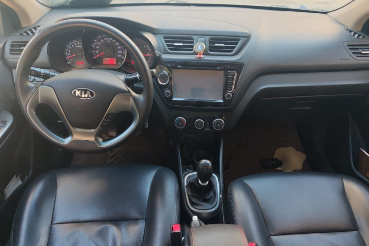 起亚K2 2015款 三厢 1.4L MT GLS中控内饰12