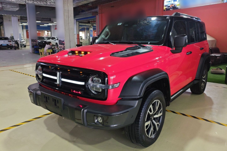 坦克300 2021款 城市版 2.0T 很有型车身外观1