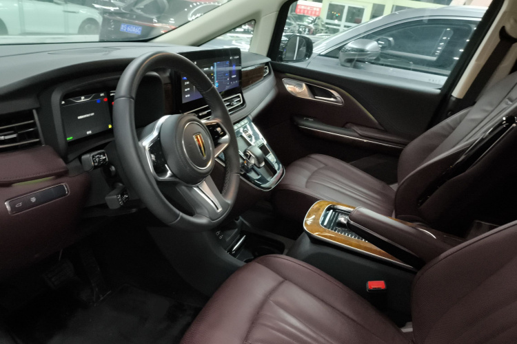 红旗HQ9 2023款 2.0T 智联旗享版中控内饰7003