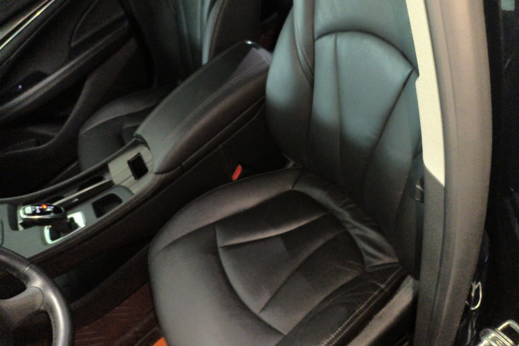 别克 君越 2022款 552T 豪华型局部细节19