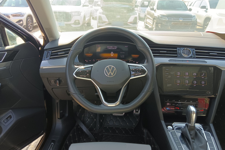 大众 迈腾 2023款 200万辆纪念版 330TSI DSG领先型中控内饰13