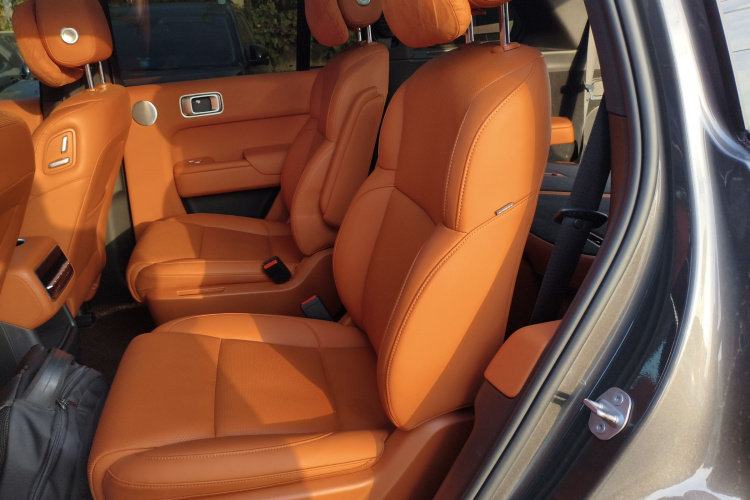 理想汽车 理想L8 2023款 Air中控内饰21