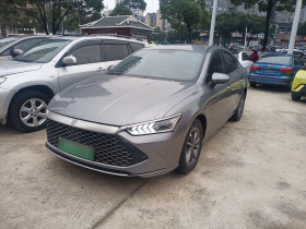 比亚迪 秦PLUS 2024款 荣耀版 DM-i 55KM领先型