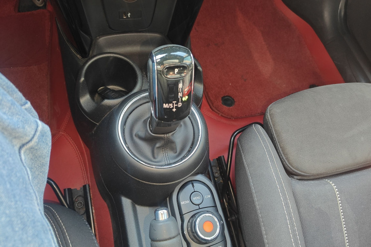 MINI 2018款 1.5T COOPER 赛车手局部细节18