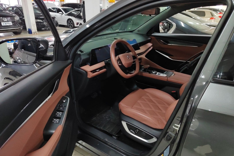 长安CS75 PLUS 2023款 第三代 1.5T 自动尊贵型中控内饰7003