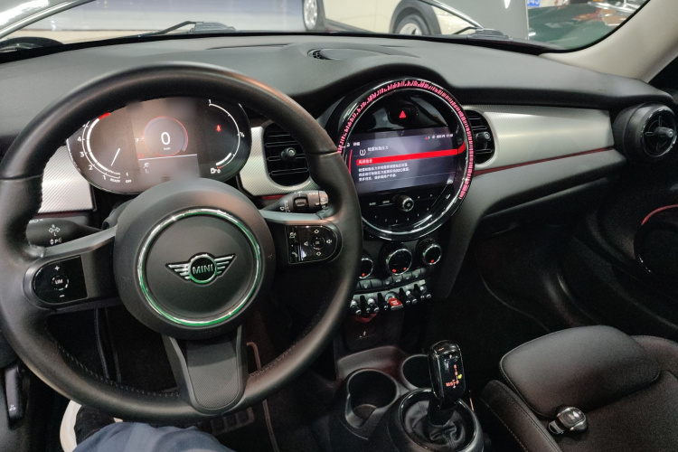 MINI 2022款 1.5T COOPER 经典派中控内饰7002