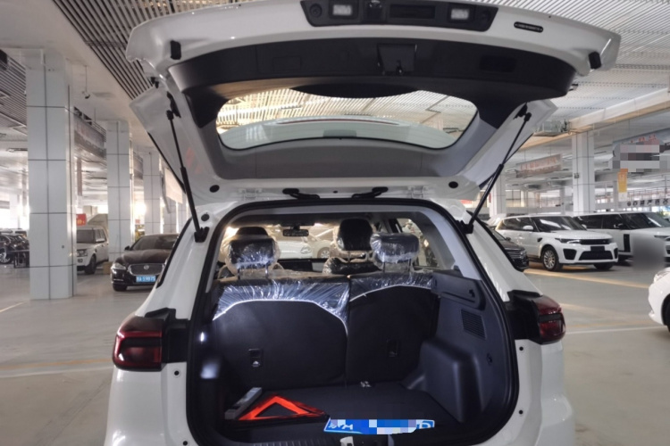 奇瑞 瑞虎7 2025款 卓越版  1.5T CVT全球版机舱底盘23