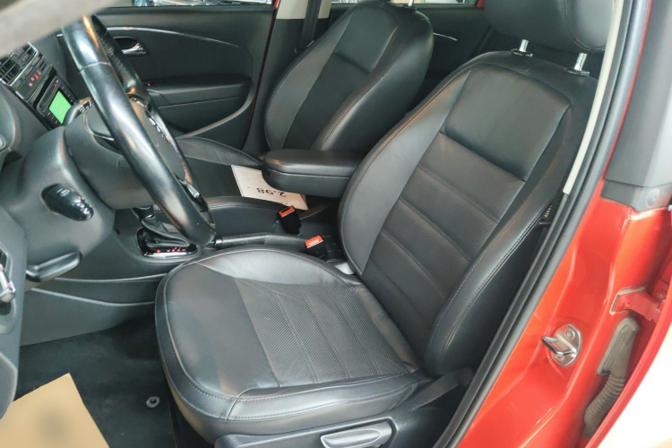 大众 Polo 2014款 1.6L 自动豪华版中控内饰19