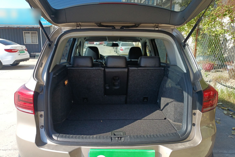 大众 途观 2016款 300TSI 自动两驱风尚版机舱底盘23