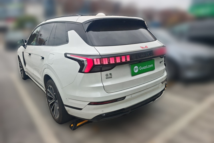 领克09 EM-P 2024款 2.0TD EM-P 四驱ULTRA 六座车身外观6003