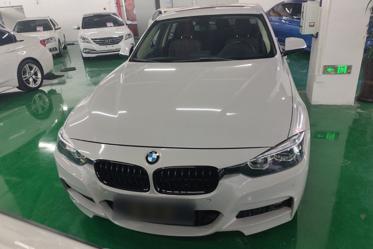 宝马3系 2018款 320Li M运动曜夜版车身外观2