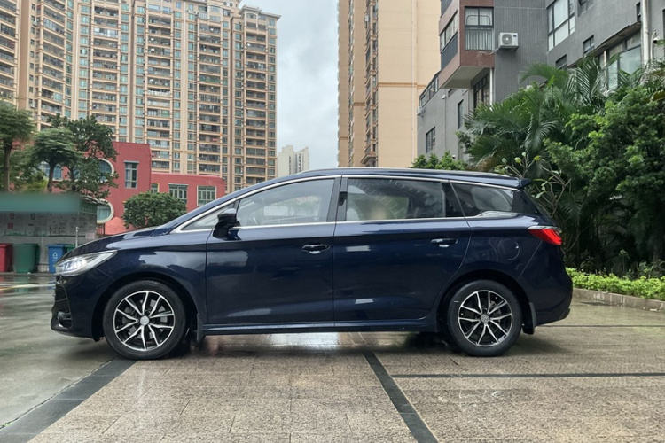 比亚迪 宋MAX 2017款 1.5T 自动智联精英型 7座车身外观6002