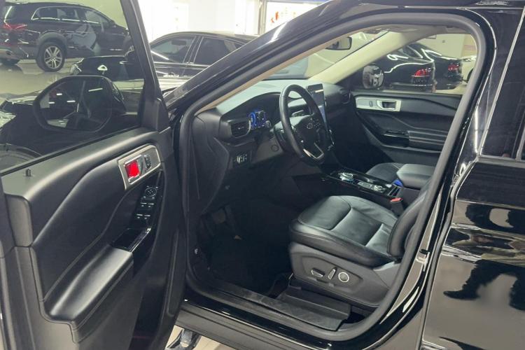 福特 探险者 2020款 EcoBoost 285 四驱钛金版 6座中控内饰7002