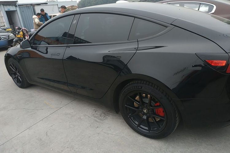 特斯拉 Model 3 2021款 标准续航后驱升级版车身外观4