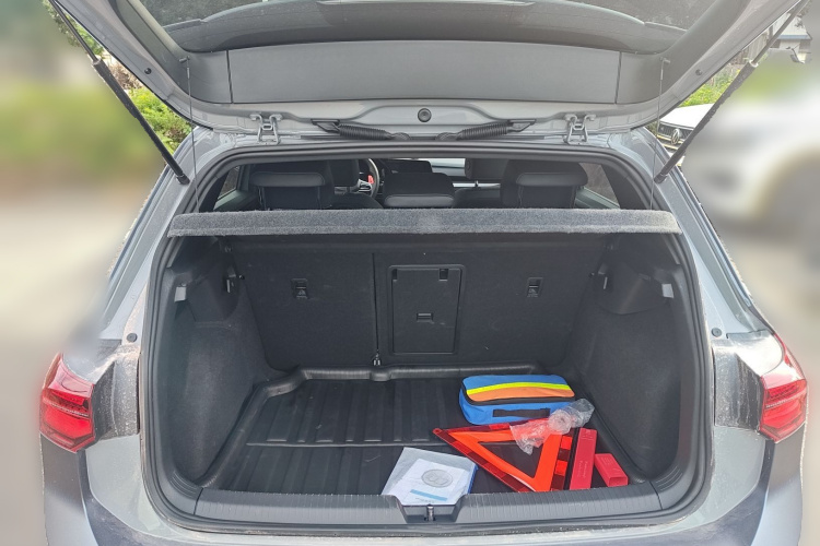 大众 高尔夫 2023款 改款 280TSI DSG R-Line Lite中控内饰23