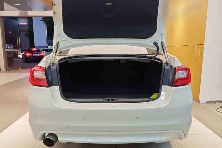 斯巴鲁 力狮 2016款 2.5i 全驱荣耀版车身外观6002