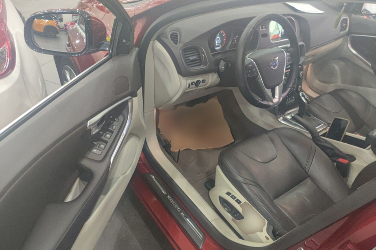 沃尔沃V40 2015款 1.6T 智雅版中控内饰20