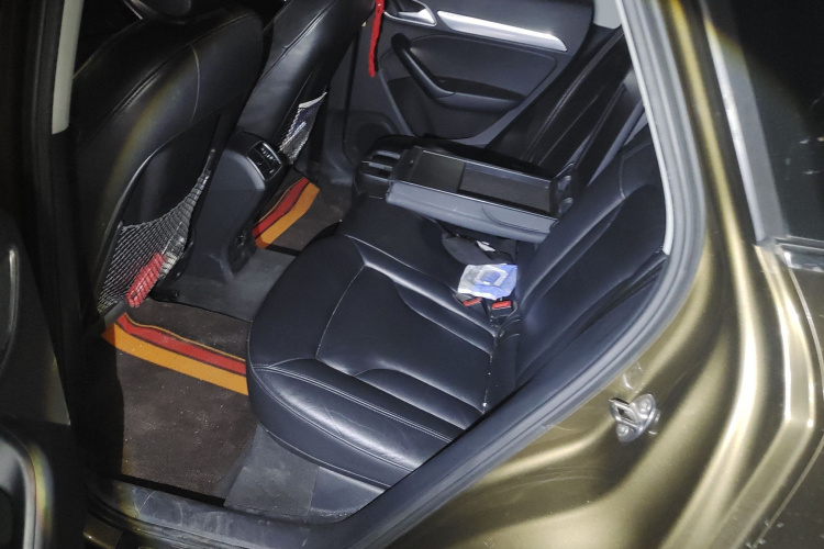 奥迪Q3 2015款 35 TFSI 舒适型中控内饰21