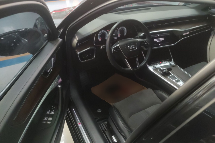 奥迪A6L 2023款 45 TFSI quattro 臻选动感型中控内饰20