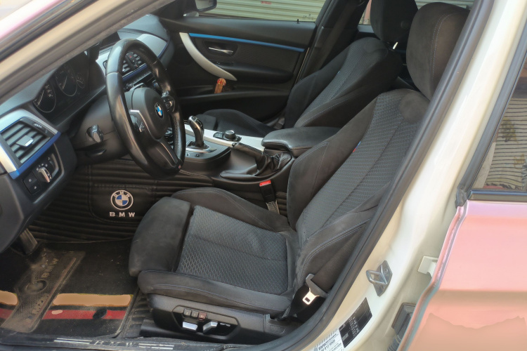 宝马3系 2018款 320i M运动套装中控内饰19