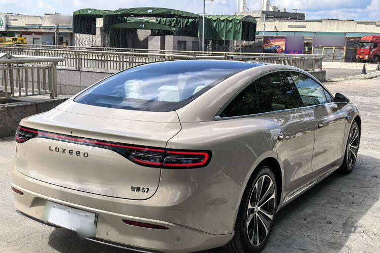 鸿蒙智行 智界S7 2025款 855km Max车身外观6006