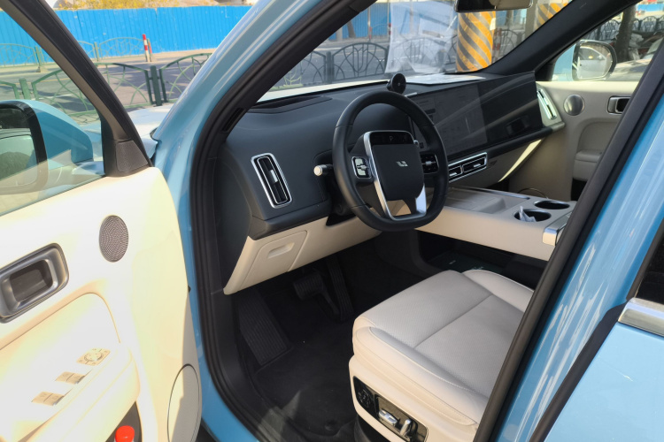 理想汽车 理想L7 2024款 Ultra中控内饰20