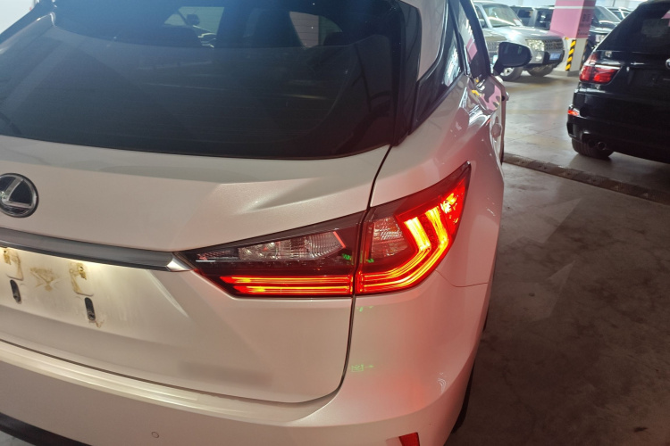 雷克萨斯RX 2016款 300 两驱舒适版 国V车身外观7