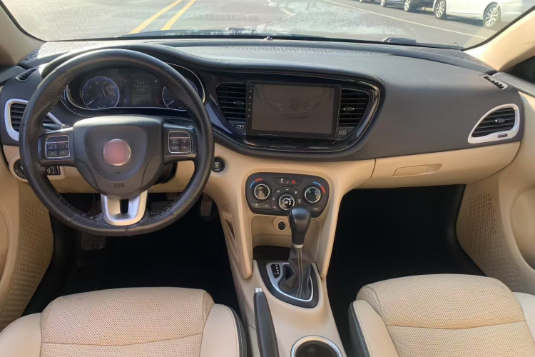 菲亚特 菲翔 2015款 1.4T 自动智享版中控内饰7003