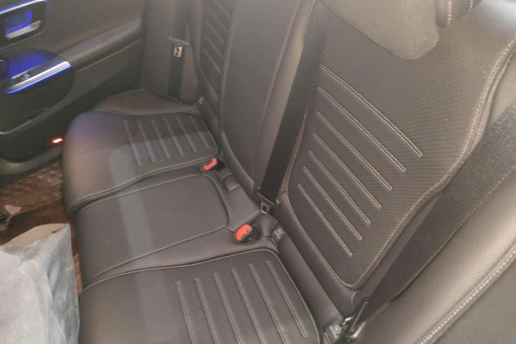 奔驰C级 2022款 C 260 L 运动版中控内饰21