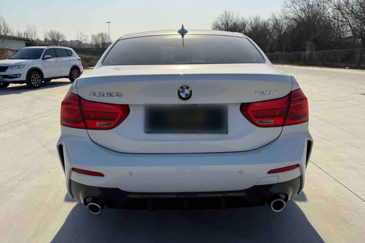 宝马1系 2022款 120i M运动版车身外观6005