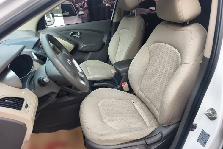 北京现代ix35 2013款 2.0L 自动两驱舒适型GL 国IV局部细节19