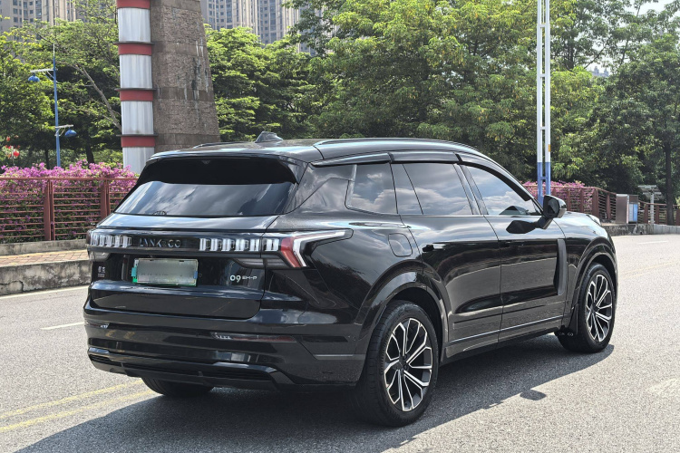 领克09 EM-P 2023款 2.0TD EM-P 远航版PM 七座车身外观6004
