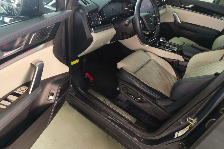 比亚迪 唐新能源 2022款 EV 635KM 四驱旗舰型中控内饰7003