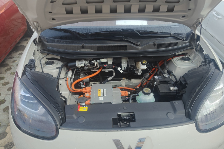 五菱汽车 五菱缤果 2024款 333km 悦享款机舱底盘24