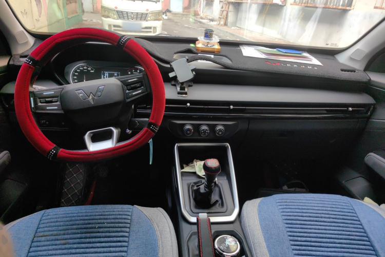 五菱汽车 五菱星驰 2022款 1.5L 手动自由型中控内饰12