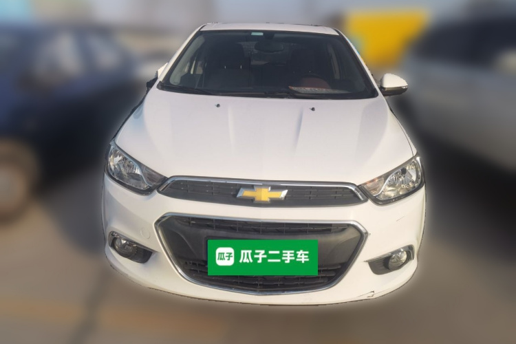 雪佛兰 爱唯欧 2014款 两厢 1.6SX AT 风尚版车身外观2