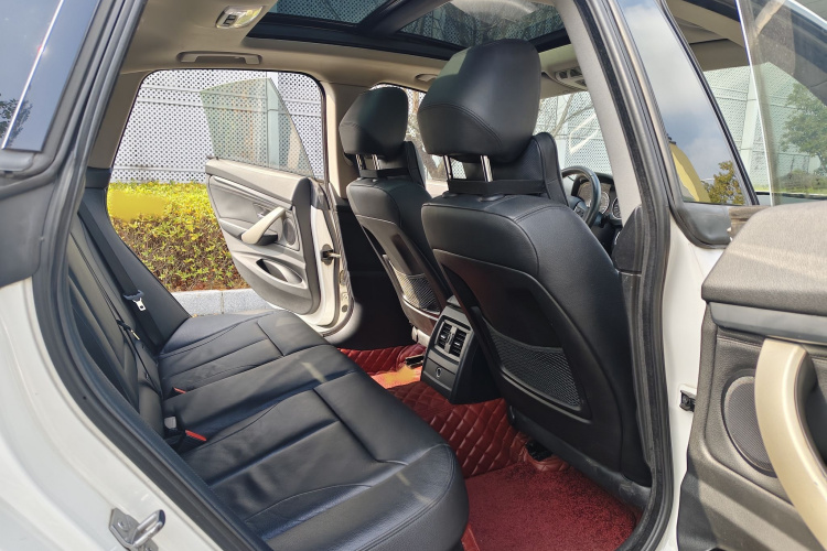宝马3系GT 2013款 320i 领先型中控内饰7002