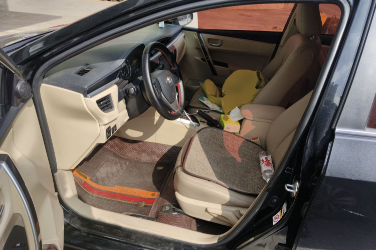 丰田 卡罗拉 2014款 1.6L CVT GL-i中控内饰19