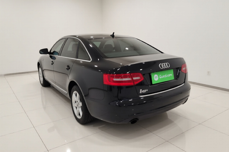 奥迪A6L 2011款 2.0 TFSI 自动舒适型车身外观5