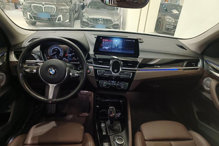 宝马X1 2021款 sDrive20Li 尊享型中控内饰12