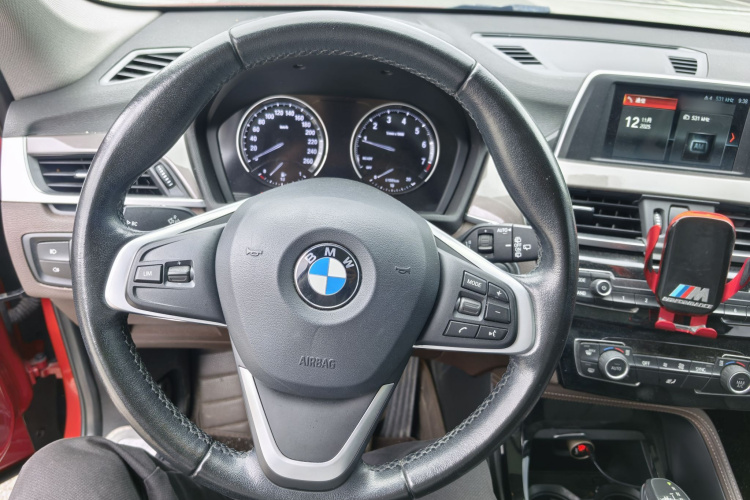 宝马X1 2019款 sDrive18Li 尊享型中控内饰7005