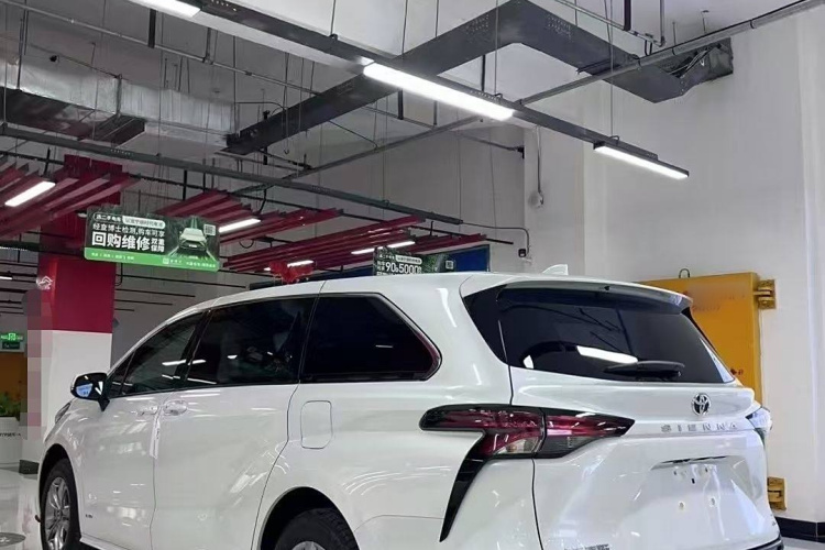 丰田 赛那SIENNA 2024款 2.5L混动 舒适版车身外观6005