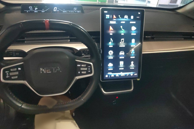 哪吒汽车 哪吒V 2022款 长续航行业定制版中控内饰7002