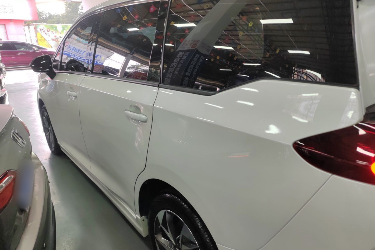 广汽传祺 传祺M6 2023款 PRO 270T DCT豪华版车身外观4