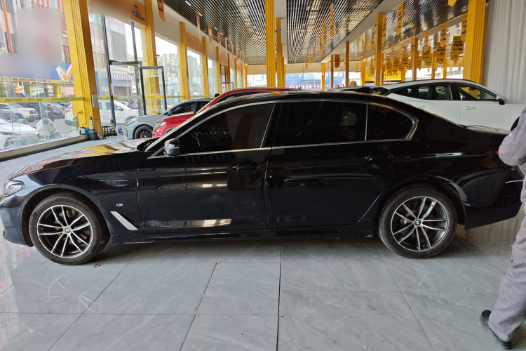 宝马5系 2022款 改款 525Li M运动套装车身外观6003