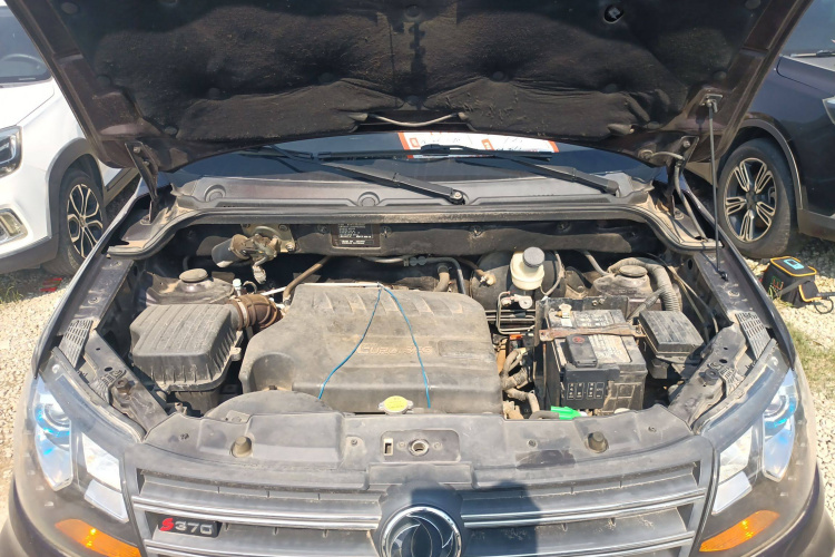 东风风光 风光370 2020款 S370 1.5L CVT豪华型 5座机舱底盘24